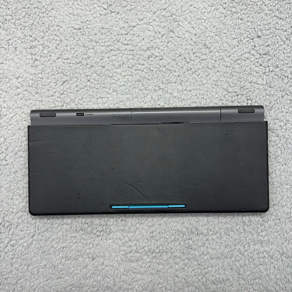 Logitech Logi Y-R0034 Bluetooth Keyboard 820-005162 w/ Slim Folio Case For iPad